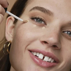 Soft Glam Satin Concealer