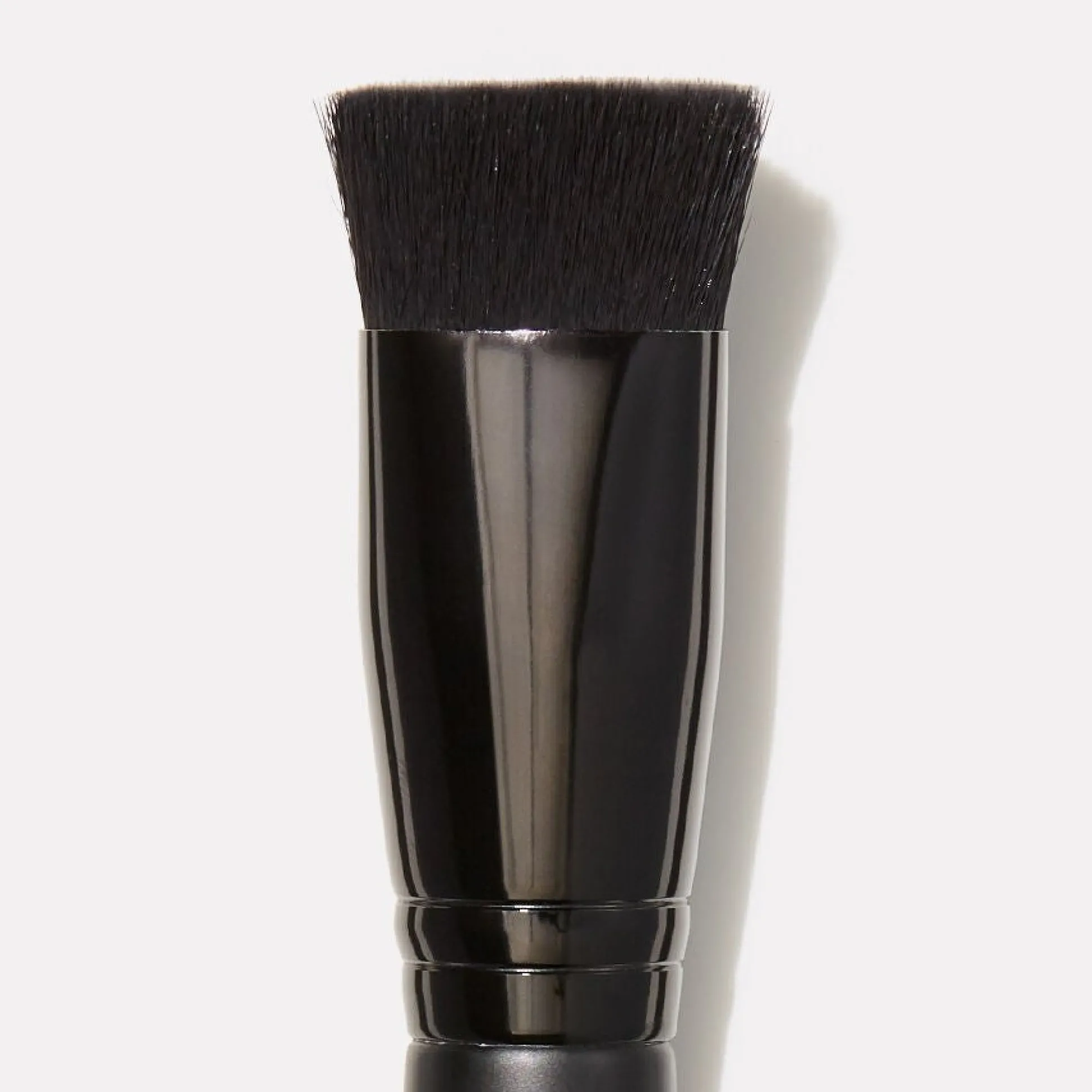Triangular Buffing Foundation Brush